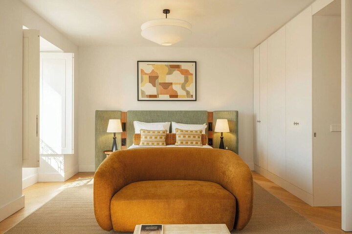 Room 16 of 193