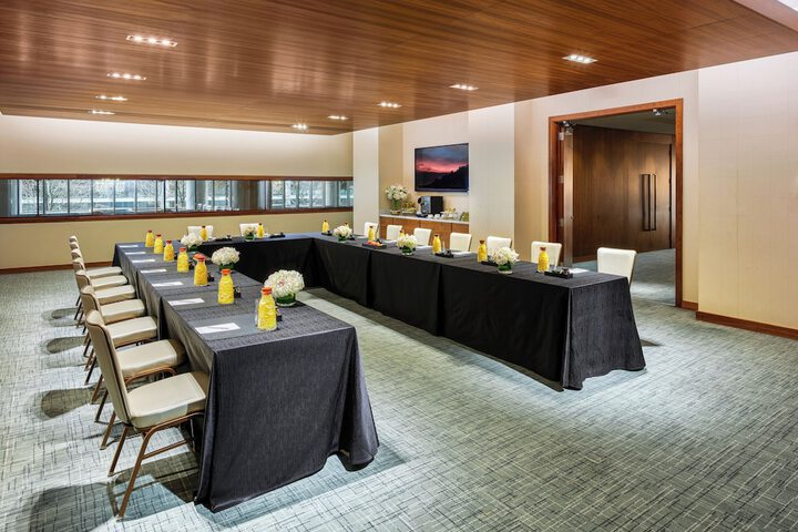 Meeting facility