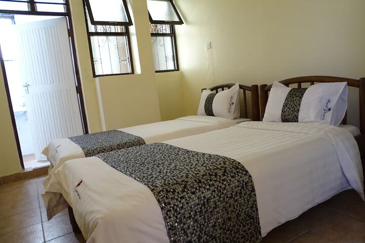 Room 5 of 104