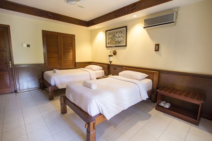 Room 4 of 43