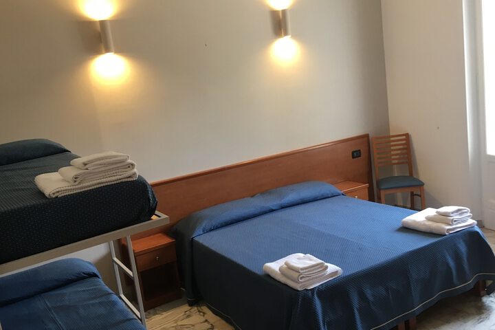 Room 27 of 90