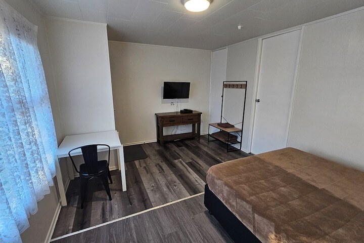 Room 7 of 16