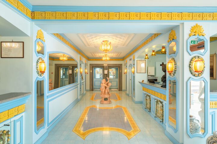 Entrance & Lobby
