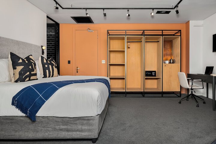 Room 13 of 35