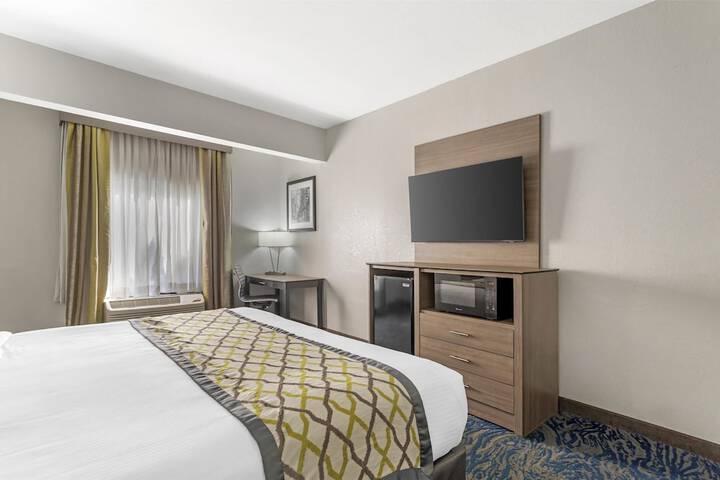 Room 18 of 33