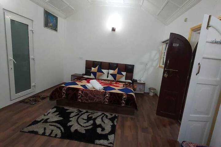 Room 3 of 11