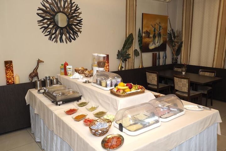 Dining 15 of 22