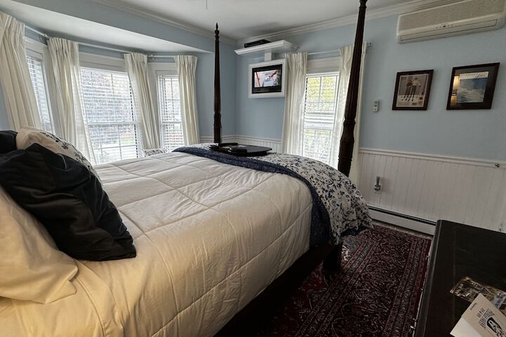 Room 56 of 203