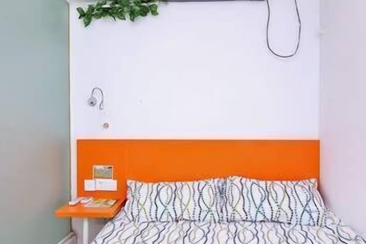 Room 15 of 16