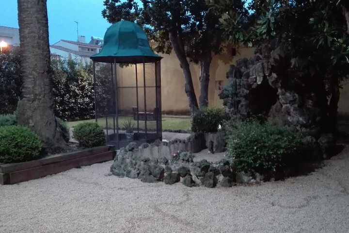 Property Grounds 33 of 43
