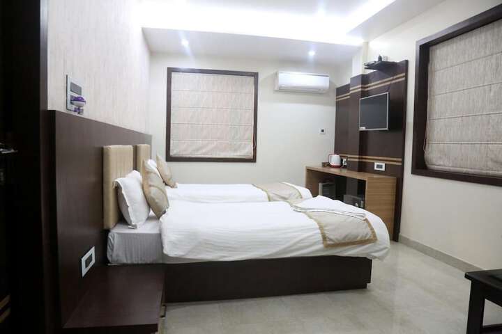 Room 17 of 60