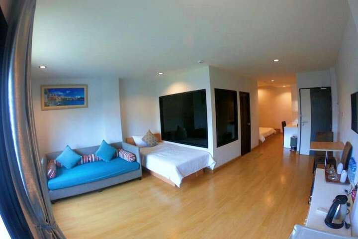 Room 27 of 63