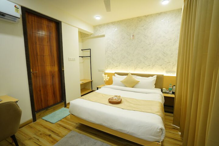 Room 16 of 93