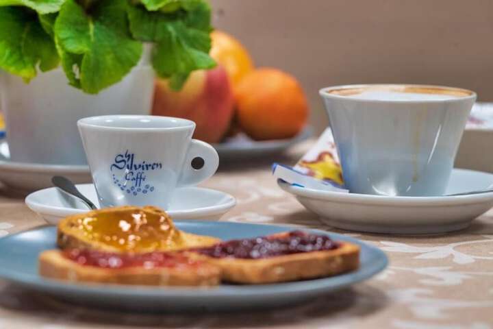 Breakfast/Coffee Service 19 of 42