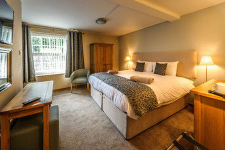 Room 9 of 25