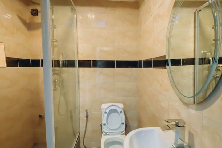 Room 12 of 20