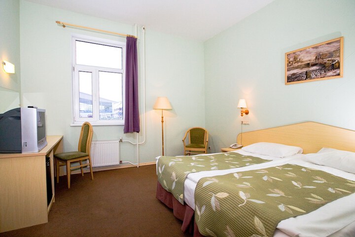 Room 9 of 49