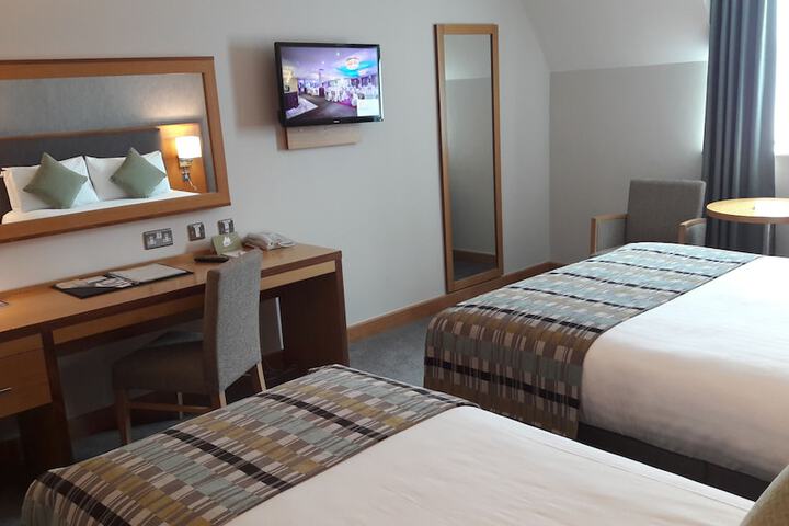Room 7 of 65