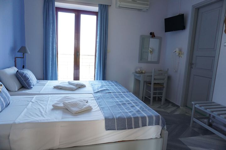Room 49 of 102