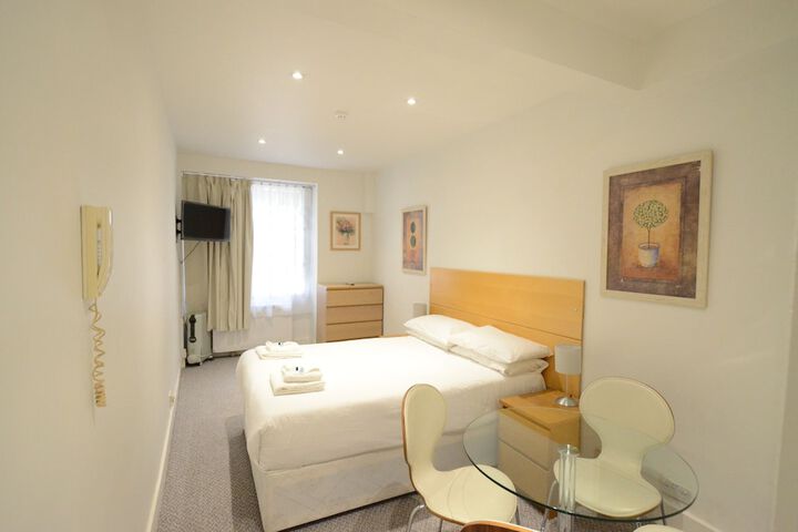 Room 89 of 371
