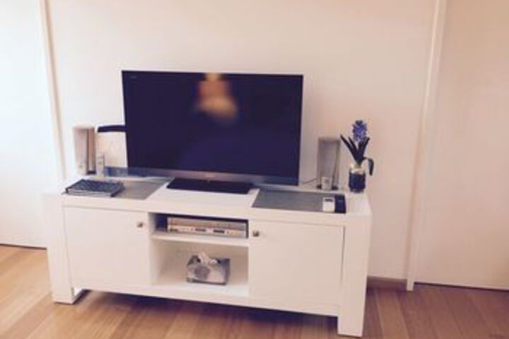 Room 10 of 19