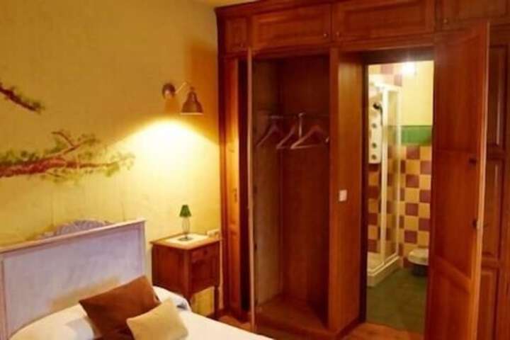 Room 40 of 67
