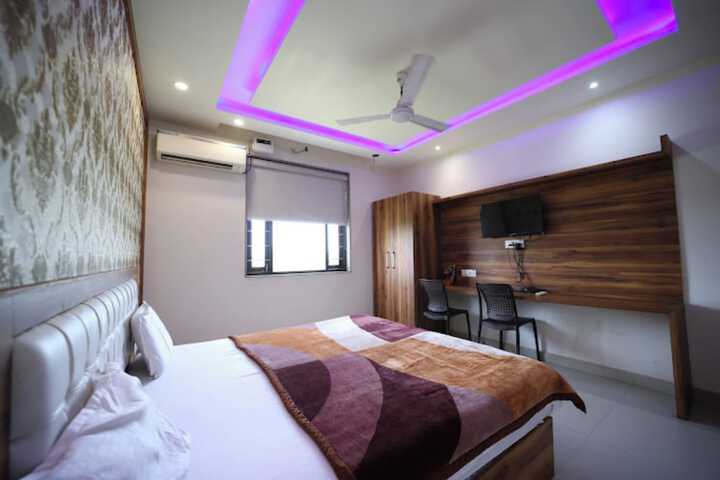 Room 4 of 25