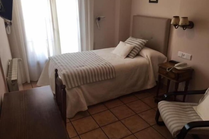 Room 9 of 25
