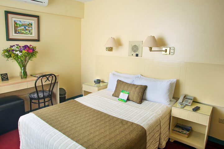 Room 7 of 35