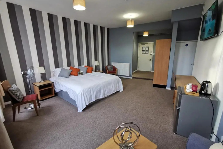 Room 16 of 21
