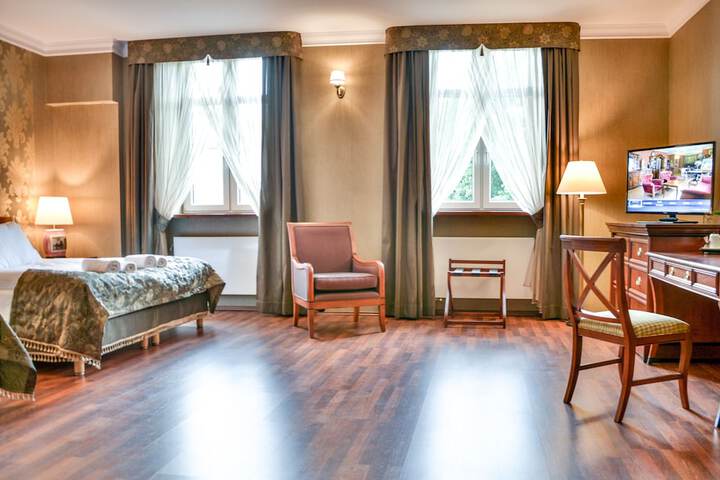 Room 2 of 86