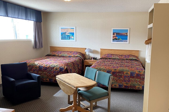 Room 6 of 16