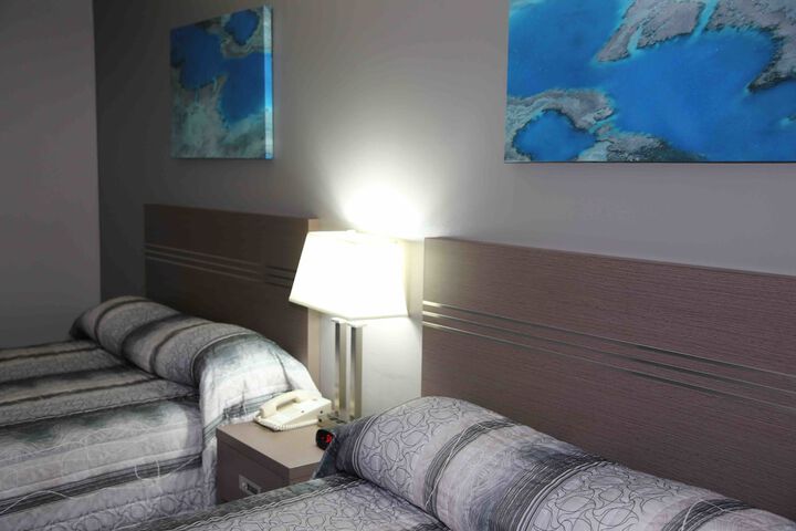 Lounge 40 of 60