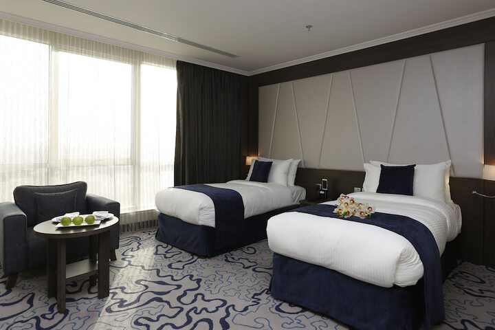 Room 14 of 77