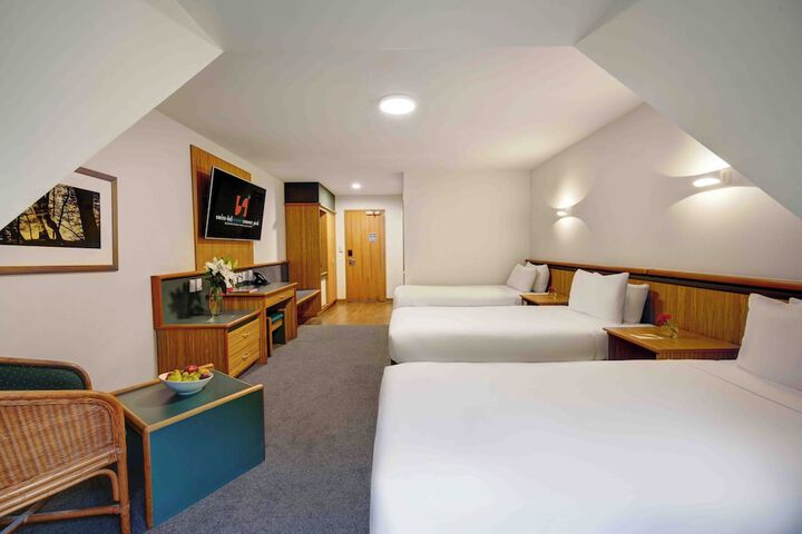 Room 7 of 25