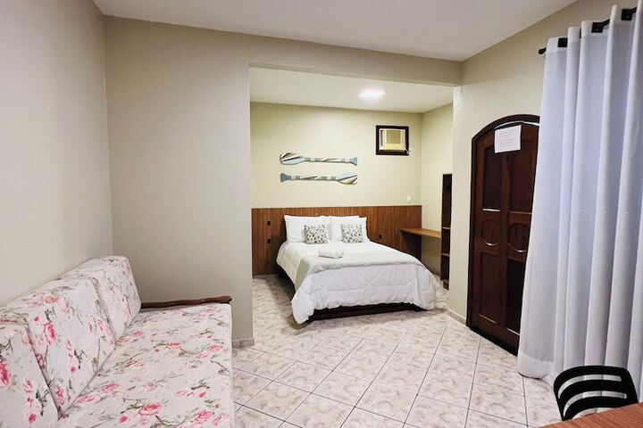 Room 4 of 76