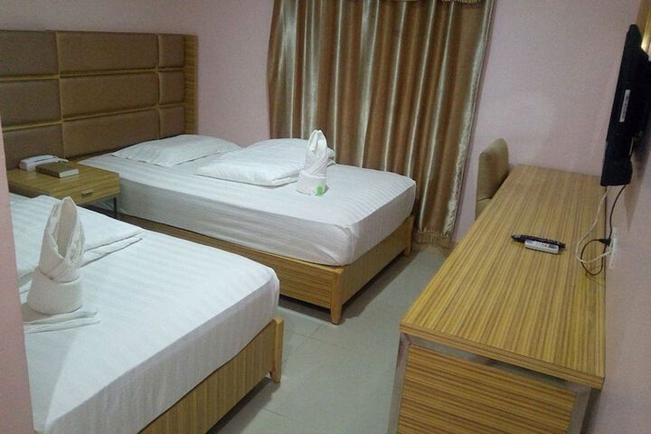 Room 3 of 18