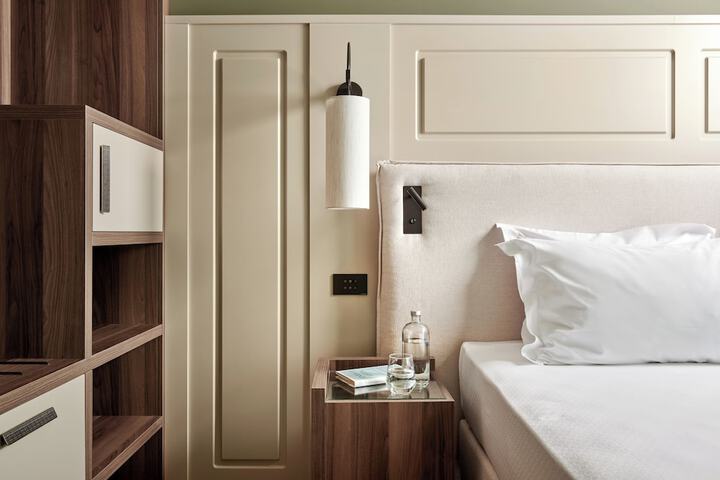 Room 4 of 24