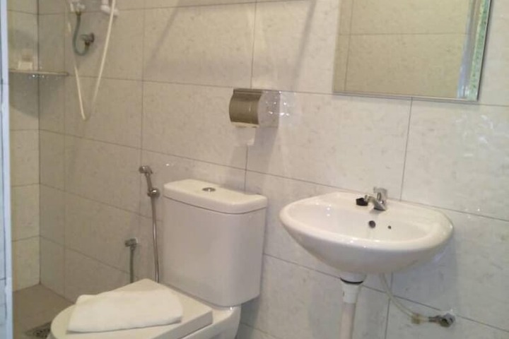 Room 16 of 23