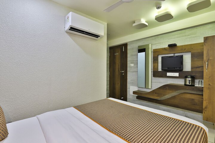 Room 53 of 66