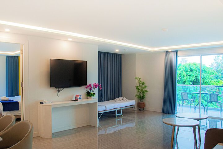 Room 34 of 168