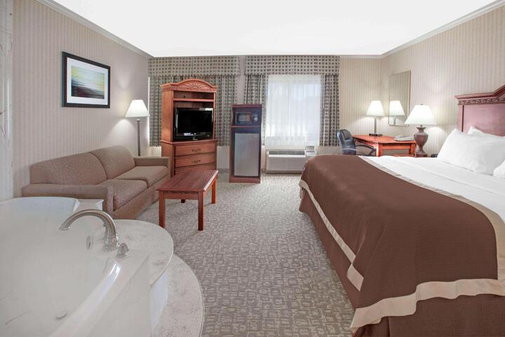 1 King Bed (7 of 13)