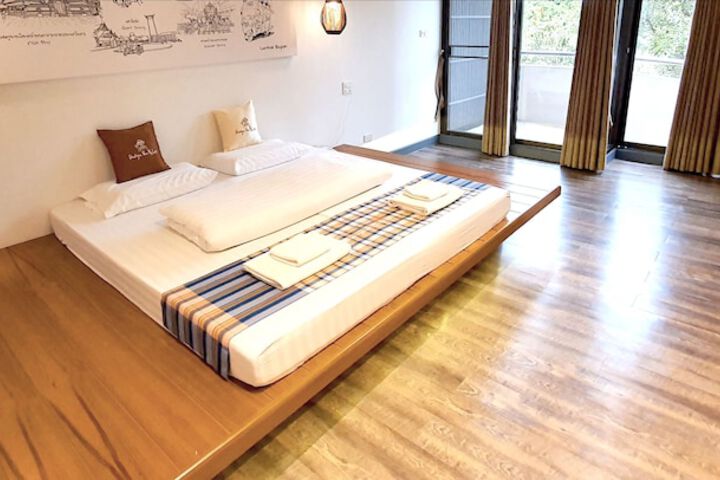 Room 8 of 22