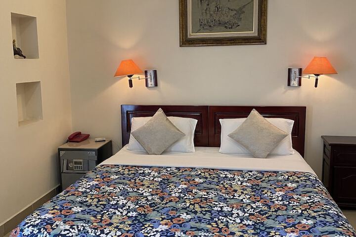 Room 15 of 43