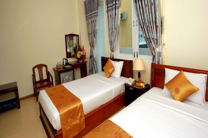 Room 18 of 39