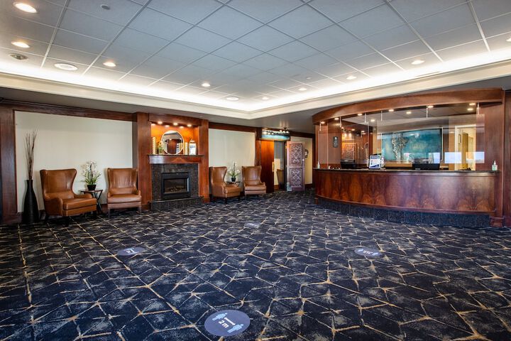 Entrance & Lobby