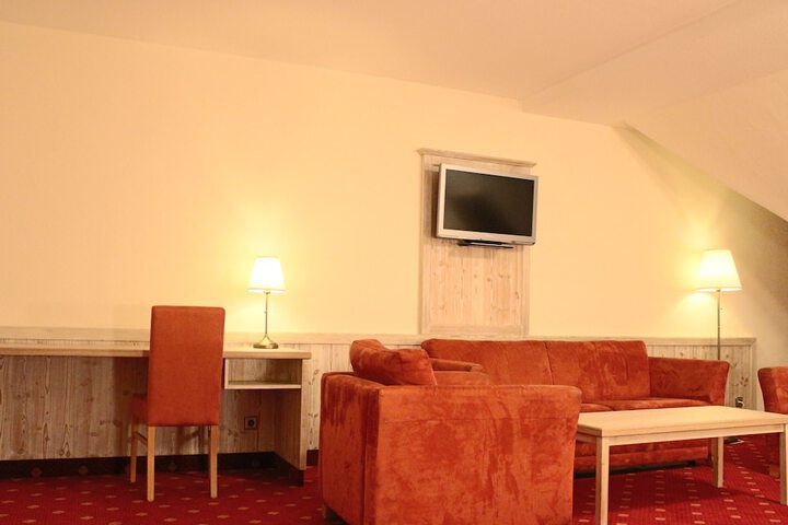 Room 13 of 40