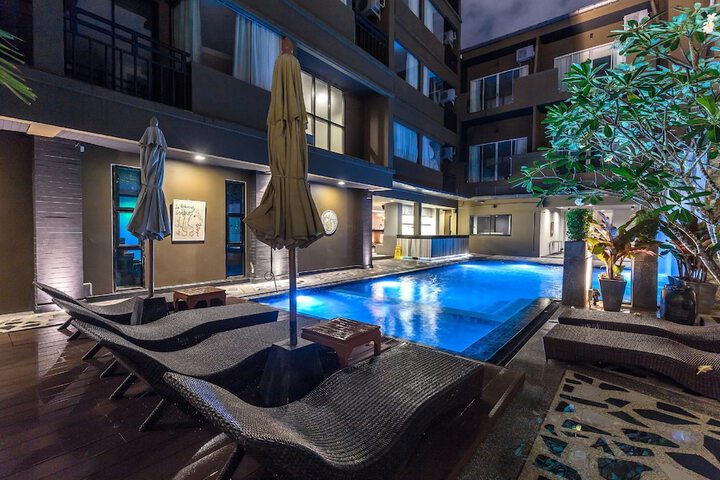 Pool 43 of 75