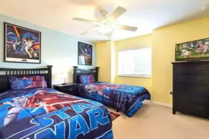 Room 3 of 10