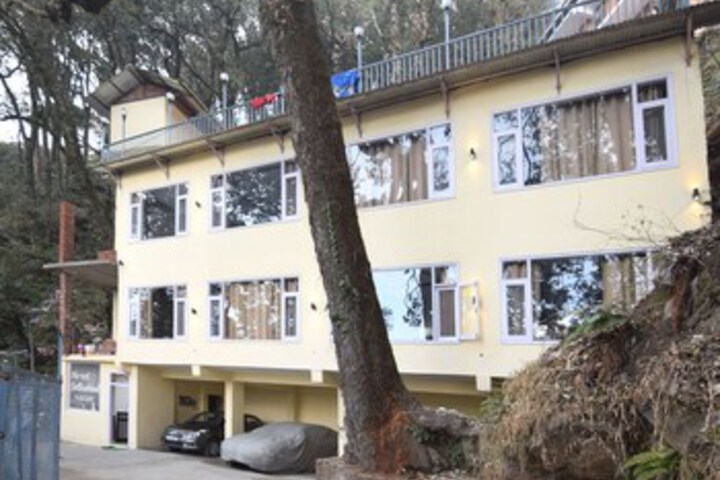 OYO 12066 Hotel Gellasenheit